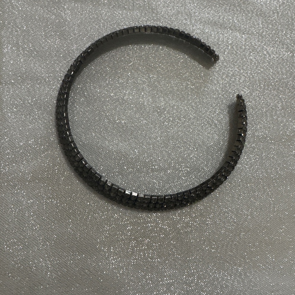 Choker necklace